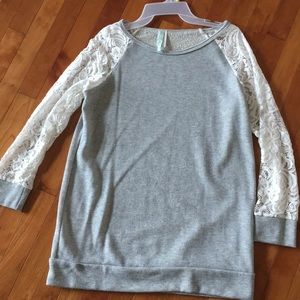 Bellamie lace sleeve sweatshirt